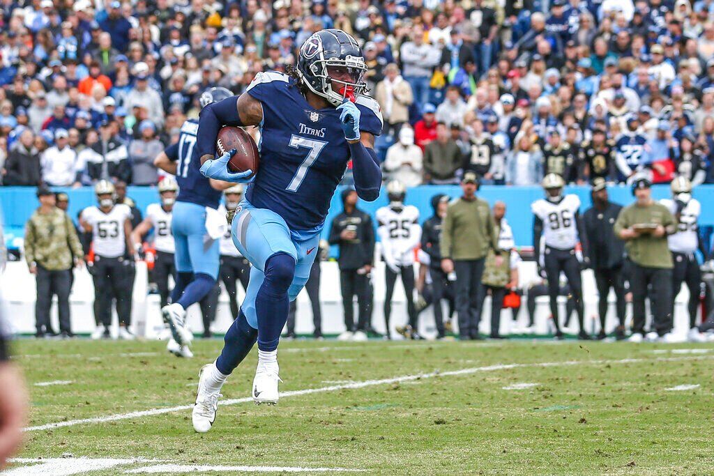 Titans (8-2, -10) over Texans (1-8), 32-16